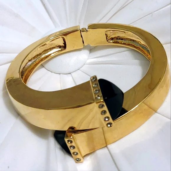 Bipass Bracelet - Picture 1 of 3